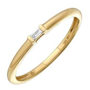 Single Baguette Diamond Ring, 14K Yellow Gold